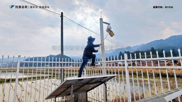 春垄之上，托普人用专业与温度，唤醒每一台“农田卫士”