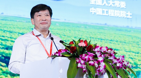 中国科学技术协会副主席、中国工程院副院长、全国人大常委、中国工程院院士邓秀新