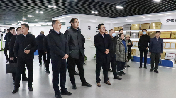 农业农村部信息中心与四川彭州、崇州市联合调研组赴托普云农考察